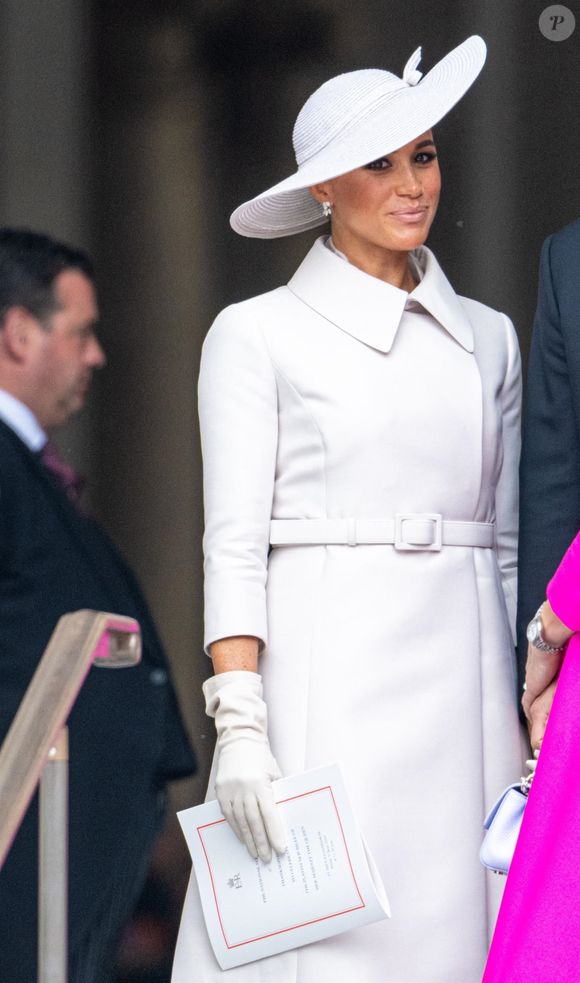 Meghan Markle, duchesse de Sussex - Les membres de la famille royale et les invités lors de la messe célébrée à la cathédrale Saint-Paul de Londres, dans le cadre du jubilé de platine (70 ans de règne) de la reine Elisabeth II d’Angleterre. Londres, le 3 juin 2022. Backgrid USA / Bestimage