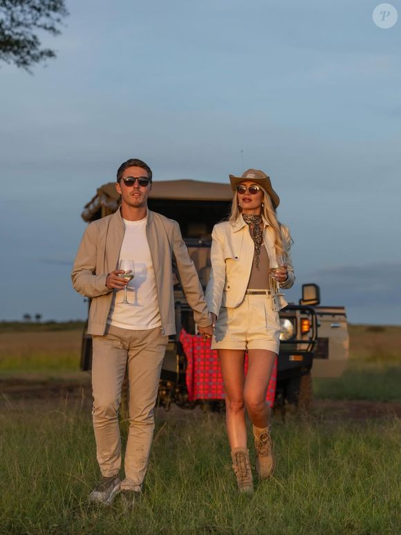 Après un safari de noces en Tanzanie avec sa femme Mathilde Cappelaere, le jeune homme de 30 ans a choisi de savourer le soleil de l'Hexagone.