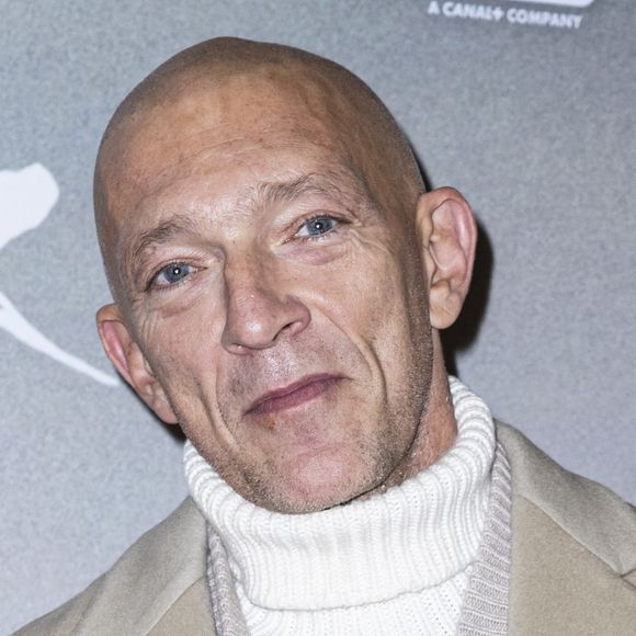 "La sexualité a changé, les gens se satisfont eux-mêmes, poursuit Vincent Cassel. C'est compliqué de rentrer dans un rapport avec un autre humain. On y laisse des plumes, d'une manière ou d'une autre. On se referme sur soi-même."

Vincent Cassel lors de la première du film "Saint-Ex" au cinéma Pathé Wepler à Paris le 19 novembre 2024. © Olivier Borde / Bestimage
