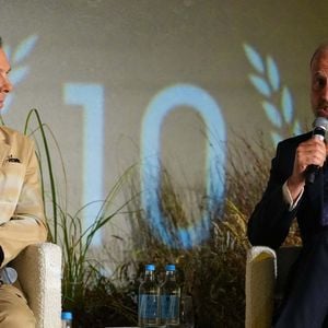Le prince William et Benedict Cumberbatch, prend la parole lors du forum d'affaires historique réunissant des dirigeants d'entreprises mondiales pour l'organisation United for Wildlife de la Royal Foundation à Frameless, dans le centre de Londres, marquant ainsi le début de la Semaine d'action pour le climat. Le 22 juin 2026. © Kirsty Wigglesworth / PA Photos / Bestimage
