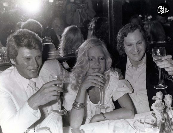 Archives - Johnny Hallyday et Sylvie Vartan boivent un verre avec Jean-Jacques Debout après son concert à l'Olympia. Le 14 mai 1970
© Keystone Press Agency / Zuma Press / Bestimage