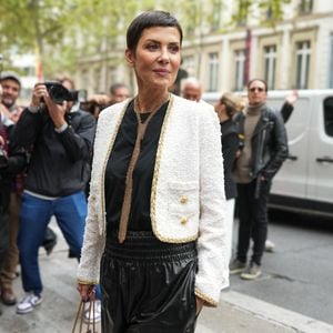 Cristina Cordula assiste au défilé Giambattista Valli lors de la Fashion Week Womenswear Spring/Summer 2026 le 3 octobre 2025 à Paris, France. (Photo par Lucia Sabatelli / Bestimage)

EDITORIAL USE ONLY