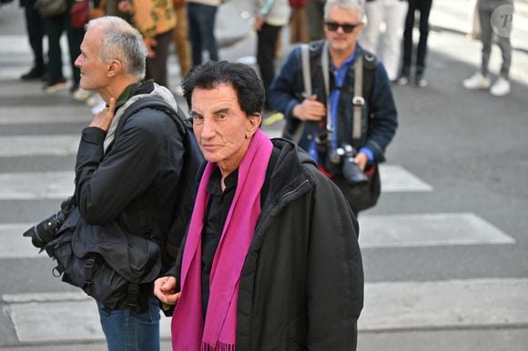 Jack Lang à la cérémonie d'enterrement de l'actrice italo-française Claudia Cardinale à l'église Saint-Roch à Paris, France, le 30 septembre 2025. Claudia Cardinale, décédée le 23 septembre à l'âge de 87 ans, a eu une carrière longue de six décennies et a été dirigée par de grands acteurs tels que Federico Fellini et Luchino Visconti. Photo par Julien Reynaud/APS-Medias/ABACAPRESS.COM