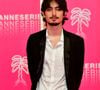 Porté par l’amour du public, Théo Fernandez décidera finalement de poursuivre l’aventure lors du 3e volet : "J’ai compris que les gens étaient bienveillants."
Théo Fernandez lors de la troisième soirée du Canneseries saison 3 (pink carpet) au Palais des Festivals à Cannes, le 12 octobre 2020.
© Bruno Bebert / Bestimage
