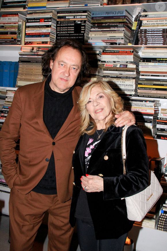 Exclusif - Nicoletta et son mari Jean-Christophe Molinier lors de la soirée dédicaces du livre "Les années Sagan" de Denis Westhof à la librairie 7L à Paris, France, le 29 mai 2024. 

© Phiippe Baldini/Bestimage