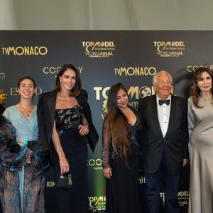 Devant 200 candidats venus de 40 nationalités, le concours a célébré la diversité et la beauté plurielle.

Massimo Gargia et d'autres invités lors de la 21ème édition du concours de beauté "Top Model International" dans la salle des Étoiles du Sporting de Monte-Carlo, Monaco, le 17 mai 2025. © Martin Bousseau/Bestiamge