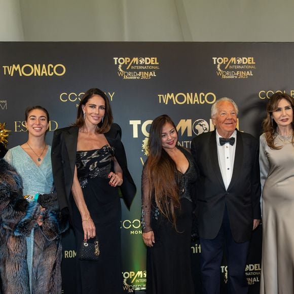 Devant 200 candidats venus de 40 nationalités, le concours a célébré la diversité et la beauté plurielle.

Massimo Gargia et d'autres invités lors de la 21ème édition du concours de beauté "Top Model International" dans la salle des Étoiles du Sporting de Monte-Carlo, Monaco, le 17 mai 2025. © Martin Bousseau/Bestiamge