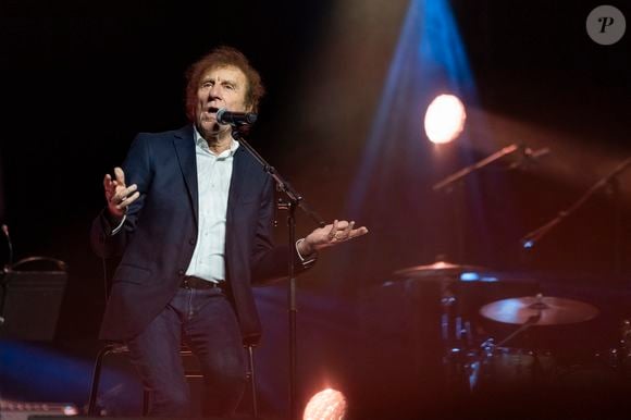 Le chanteur a révélé ne pas être en possession d'un objet pourtant important dans le quotidien de nombreux français.

Alain Souchon - Scène du Gala de la Fondation Recherche Alzheimer placée sous le signe de l'émotion et du partage avec un concert unique sur le thème "2 générations chantent pour la 3ème" à l'Olympia à Paris le 17 mars 2025. © Olivier Borde - Bertrand Rindoff/Bestimage