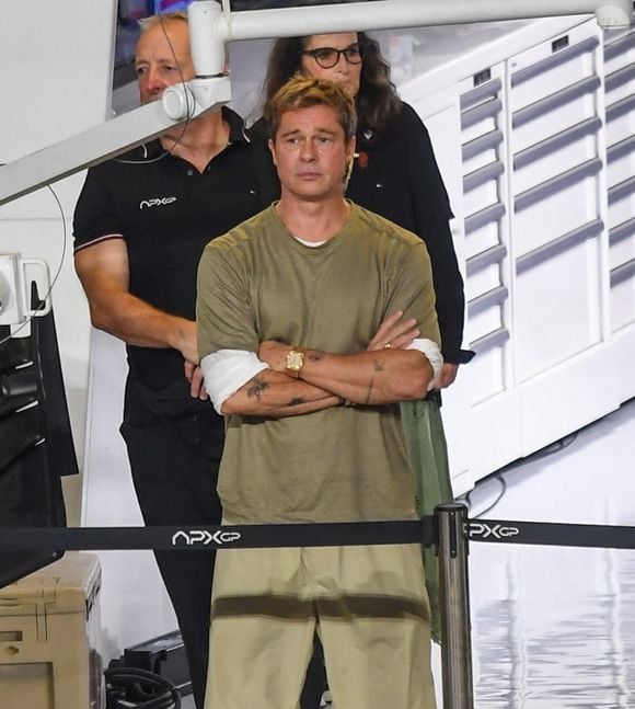 Abu Dhabi -  Brad Pitt sur le tournage de son nouveau film "F1" le 5 décembre 2024. Backgrid UK/ Bestimage