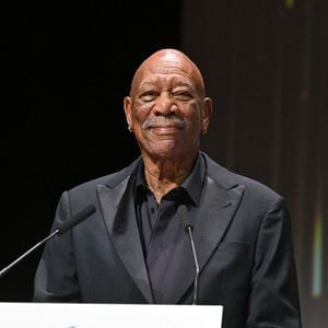 Morgan Freeman possède un ranch de 50 hectares à Charleston. À l'origine, ce domaine acquis dans les années 90 servait uniquement à sa passion pour les chevaux et à sa vie de famille.
Morgan Freeman durant la cérémonie d'ouverture du 63ème Festival de Télévision de Monte-Carlo au Grimaldi Forum à Monaco.
© Bruno Bebert/Bestimage
