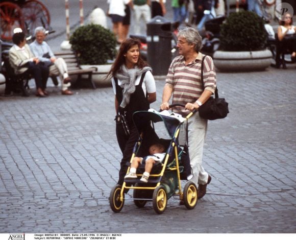 Sophie Marceau et Andrzej Zulawski et leur fils à Rome. © AGENCE / BESTIMAGE