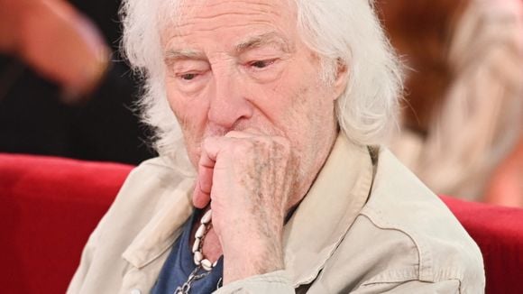 Hugues Aufray n'a plus d'argent, il a vendu sa maison de Marnes-la-Coquette pour ses enfants : "Ils étaient sans le sou"