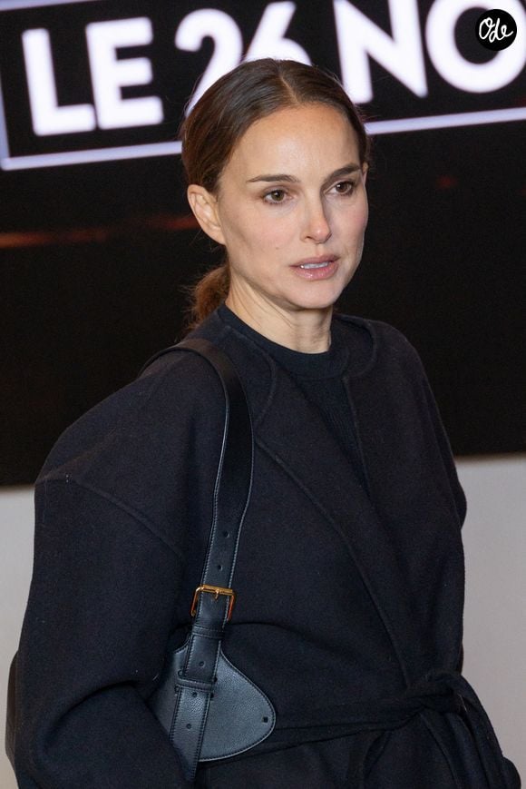 À 44 ans, l'actrice a qualifié cette grossesse tardive de "miracle", tandis que le futur papa savoure cette nouvelle dynamique au sein de leur belle famille recomposée.

Natalie Portman assiste à la première du film 'Vie Privee' au Pathe Palace le 20 novembre 2025 à Paris, France. © Nasser Berzane/Abacapress.com