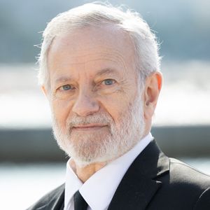 Francis Huster s'est confié sur son rôle de papa avec Toscane et Elisa

Francis Huster assiste au photocall de 'ZODIAQUE' lors du 9ème Festival International de Cannes à la Plage Du Majestic, à Cannes, France. 

Photo par : ShootPix/ABACAPRESS.COM