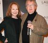 Le producteur Dominique Besnehard, grand ami de Nathalie Baye et parrain de Laura, aide sa filleule dans cette tâche difficile. Il a confié sur le plateau de C a vous : "Nous organisons les obsèques, elle est très courageuse"

Nathalie Baye et Dominique Besnehard à la 27ème cérémonie des Lauriers de l'Audiovisuel au théâtre Marigny à Paris le 21 février 2022. © Coadic Guirec/Bestimage