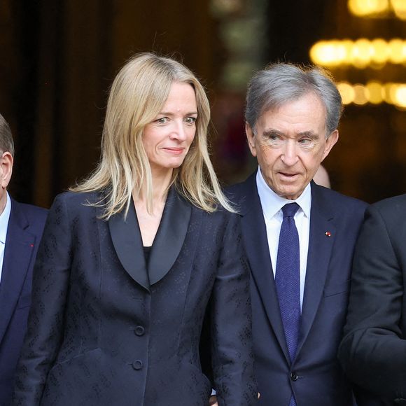 Bernard Arnault et sa fille Delphine Arnault aux obsèques de Bernadette Chirac en la basilique Sainte-Clotilde à Paris (7ème) le 12 juin 2026. L’ancienne première dame de France est décédée le 5 juin 2026 à l’âge de 93 ans. 
© Jacovides / Liewig / Bestimage