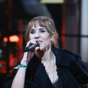 La chanteuse française Zaz se produit lors de l'émission du Téléthon sur France Télévision à Paris le 5 décembre 2025. Photo Firas Abdullah/Abaca