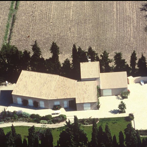 Abraham Drucker, avait déjà été charmé par la région dans les années 1970 au moment de sa retraite. 

Archives - Maison de Michel Drucker à Mausanne