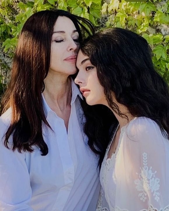 Photo de Monica Bellucci avec sa fille Deva, publiée sur Instagram par l'actrice à l'occasion de la fête des Mères.