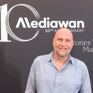 Aujourd’hui, l’acteur, qui élève ses deux garçons au sud de Bruxelles, peut donc compter sur plus de vingt ans d’expérience même s’il reste un père encore en apprentissage.
François Damiens - Photocall de la soirée des 10 ans de Mediawan à Paris le 2 juin 2026. © Jack Tribeca / Bestimage