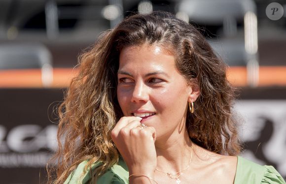Le Français Jo-Wilfried Tsonga, éliminé lors de l'Open Parc d'Auvergne Rhône Alpes à Lyon, s'apprête à faire ses adieux au tennis après Roland Garros. Sous le regard de sa femme Noura et son fils Sugar, le champion de tennis de 37 ans a été battu par le Slovaque Alex Molcan (6-4, 6-4). Le 16 mai 2022. 
© Sandrine Thesillat / Panoramic / Bestimage 
Merci de flouter le visage des enfants avant parution.