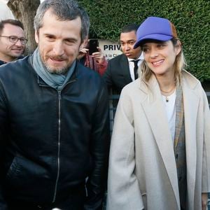 Exclusif - Guillaume Canet et sa compagne Marion Cotillard lors de l'avant-première nationale du film "Nous finirons ensemble" (suite des "Petits Mouchoirs") au cinéma le Rex d'Andernos-les-Bains, bassin d'Arcachon, France, le 17 avril 2019. © Patrick Bernard/Bestimage