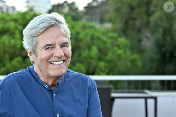 A 91 ans, ce grand acteur français, rival d'Alain Delon, installé avec sa  femme de 22 ans sa cadette à quelques kilomètres de Cannes : Le diaporama -  Purepeople