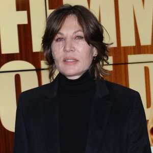 Passionnée d'équitation, elle confie également : "Je remonte un peu à cheval et j'ai pratiqué l'équithérapie, j'en avais d'ailleurs fait pour le film Danse avec lui".

Mathilde Seigner - Avant-première du film "La femme la plus riche du monde" au cinéma UGC Ciné Cité Les Halles à Paris le 21 octobre 2025. © Coadic Guirec/Bestimage