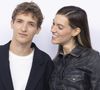 Aliocha Schneider et Charlotte Cardin forment un couple depuis maintenant une décennie

Aliocha Schneider et sa compagne Charlotte Cardin - Photocall du défilé de mode Femmes Printemps/Été "Acne Studio" lors de la fashion week de Paris.
© Olivier Borde / Bestimage