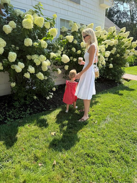 Kitty Spencer, la nièce de Diana et sa fille Athena mènent une vie de princesse...