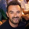 Cyril Lignac amoureux de sa compagne Deborah (et mère de son fils Léo) : il lui fait honneur pour une occasion spéciale