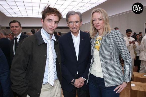 Robert Pattinson, Bernard Arnault et Delphine Arnault (Présidente de Dior) - Défilé de mode Dior Homme, Collection Printemps / Été 2026, Front Row, dans le cadre de la Fashion Week de Paris, France, le 27 Juin 2025. © Olivier Borde / Bertrand Rindoff / Bestimage