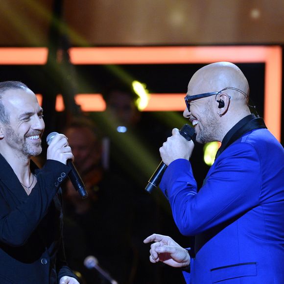 Exclusif - Calogero, Pascal Obispo - Emission, "Le Grand Show symphonique, Invité d'honneur : Pascal Obispo" le 9 mai 2016. A l’occasion du grand retour sur scène de Pascal Obispo accompagné, pour la première fois, d'un orchestre symphonique, France 2 lui consacre un Grand Show symphonique, le samedi 28 mai 2016 à 20h55. Pascal Obispo deviendra, le temps d’une soirée événement, co-présentateur aux côtés de Michel Drucker et invitera les artistes qu’il aime à reprendre ses plus grands succès accompagnés d’un orchestre symphonique dirigé par Jean-Claude Petit. © Coadic Guirec/Bestimage
Pascal Obispo vient de sortir son nouvel album « Billet de femme ». Il sera en tournée dans toute la France à partir du 20 mai 2016 et passera par Paris les 26 et 27 mai 2016 au Dôme de Paris et le 17 décembre 2016 à l’AccorHotels Arena (Bercy).