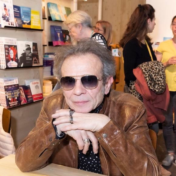Philippe Manoeuvre au Festival du Livre de Paris au Grand Palais éphémère à Paris, France, le 22 avril 2022. © Jack Tribeca/Bestimage