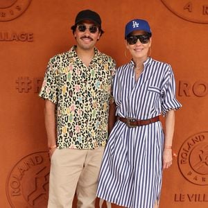 Dans une vidéo publiée sur Instagram, la maman d'Enzo a raconté les circonstances de sa chute 

Cristina Cordula et son fils Enzo Arous au photocall du village lors des Internationaux de France de Tennis de Roland Garros 2026, à Paris, France, le 29 mai 2026. © Dominique Jacovides/Bestimage