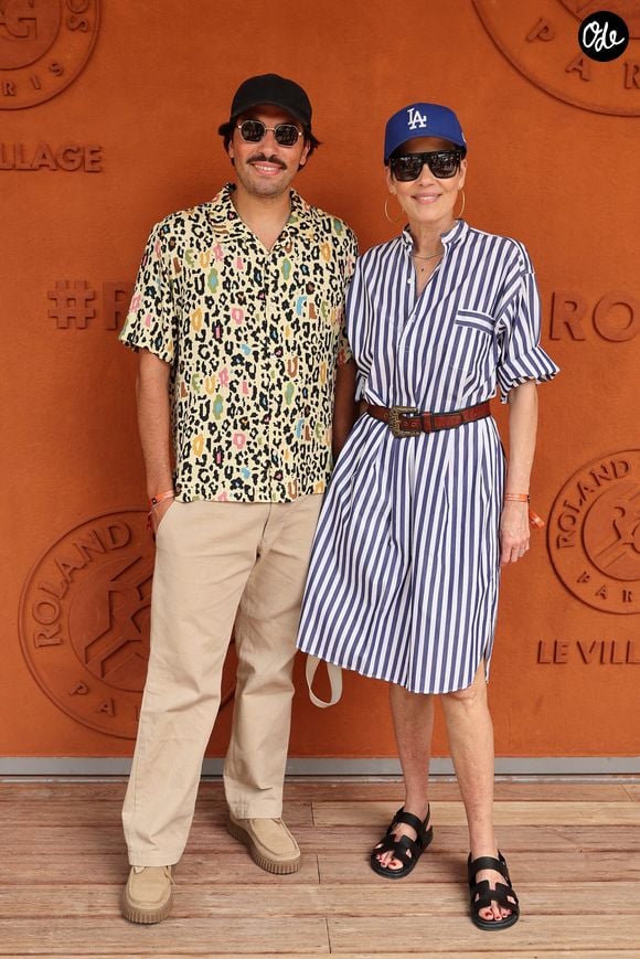 Dans une vidéo publiée sur Instagram, la maman d'Enzo a raconté les circonstances de sa chute 

Cristina Cordula et son fils Enzo Arous au photocall du village lors des Internationaux de France de Tennis de Roland Garros 2026, à Paris, France, le 29 mai 2026. © Dominique Jacovides/Bestimage