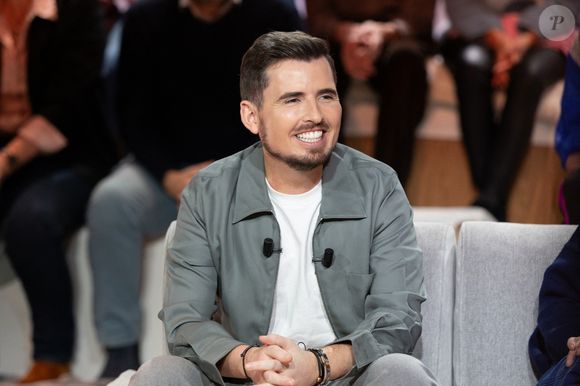 Yoann Latouche sur plateau de l'émission "Animalement Vôtre" présentée par Bernard Montiel et diffusée le 1er mars 2026 sur France 3, à Paris, France, le 13 janvier 2026. © Julien Sarkissian/Bestimage