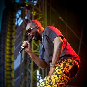Gims en concert au festival le Printemps de Pérouges au Château de Saint-Maurice-de-Rémens (01) le 27/06/25. Photo Sandrine Thesillat / PsNewZ