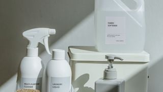 Vinaigre blanc : Cette erreur très courante peut annuler complètement l’efficacité de vos produits ménagers