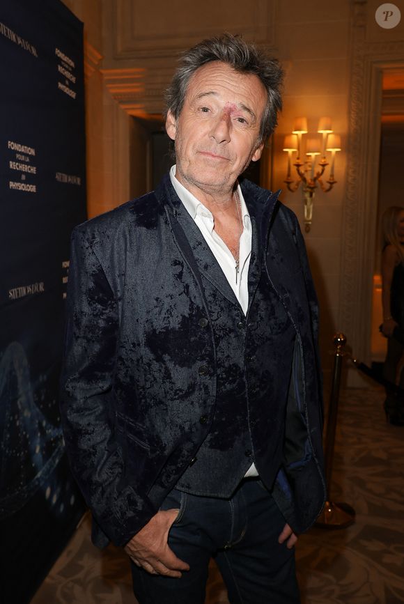 Il a partagé des images de cette soirée sur Instagram.

Jean-Luc Reichmann - Soirée de gala pour la Fondation de la Recherche en Physiologie, "Les Stéthos d'Or" au Four Seasons Hôtel George V à Paris le 16 mars 2026. © Coadic Guirec/Bestimage