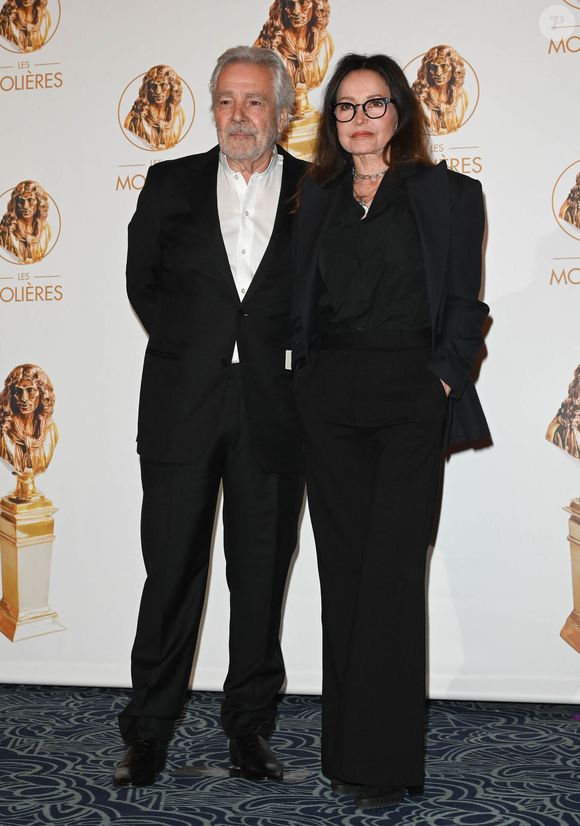 Pierre Arditi, Evelyne Bouix au photocall de la 33ème cérémonie des Molières aux Folies Bergère à Paris le 30 mai 2022.

© Coadic Guirec / Bestimage