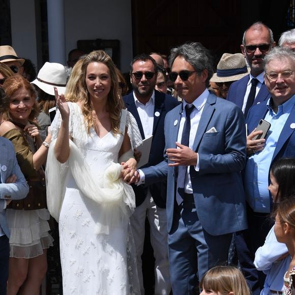 Dominique Besnehard - Mariage de Laura Smet et Raphaël Lancrey-Javal à l'église Notre-Dame des Flots au Cap-Ferret le jour de l'anniversaire de son père Johnny Hallyday le 15 juin 2019.  © Agence / Bestimage