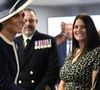 Kate Middleton est apparue avec un look navy impeccable.
22 mai 25 - Son Altesse Royale la Princesse de Galles rencontre l'équipage du navire, leurs familles et leurs amis Son Altesse Royale la Princesse de Galles, marraine du HMS Glasgow, a donné aujourd'hui sa bénédiction au plus récent navire de guerre de la Royal Navy. En frappant une bouteille de whisky contre la coque pour lui porter chance, Son Altesse Royale a officiellement baptisé le HMS Glasgow, la première des huit frégates de type 26 à la pointe de la guerre navale. Sous les acclamations de centaines d'amis, de membres de la famille, de travailleurs, d'invités de marque et des 45 membres de l'équipage du navire sur le site de construction navale de BAE Systems à Scotstoun, la duchesse de Rothesay, comme on l'appelle en Écosse, a prononcé les mots consacrés : "Je nomme ce navire Glasgow. Que Dieu le bénisse, ainsi que tous ceux qui y servent". Photo by Dan Bladen/Royal Navy/SWNS/ABACAPRESS.COM