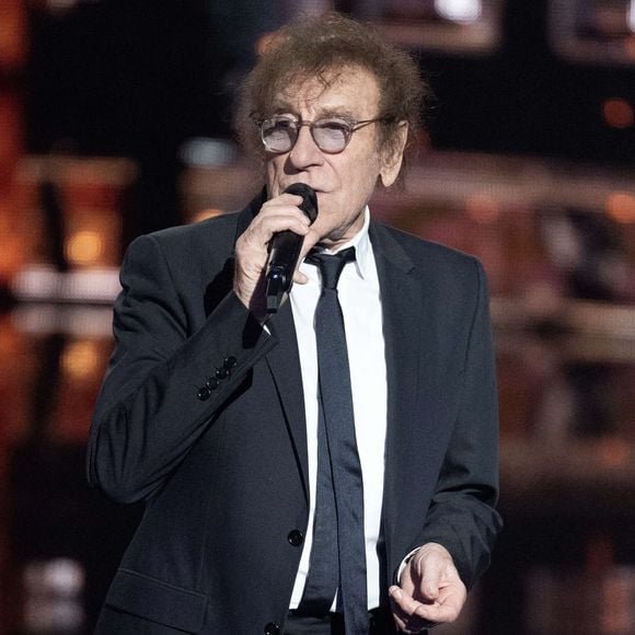 Alain Souchon se produit sur scène lors de la 40e édition des Victoires de la Musique à La Seine Musicale le 14 février 2025 à Boulogne-Billancourt, France. Photo par David NIVIERE/ABACAPRESS.COM