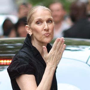 Le retour tant attendu de Céline Dion sur scène n'est plus un secret, mais une autre actualité fait vibrer ses fans : une collaboration mode audacieuse.

Céline Dion à la sortie de l'hôtel Royal Monceau à Paris avant l'ouverture des Jeux Olympiques (JO) de Paris, à Paris

Photo : Agence / Bestimage