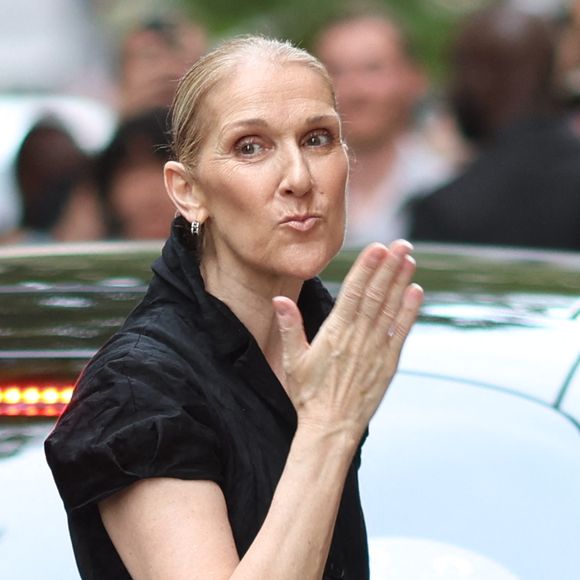 Le retour tant attendu de Céline Dion sur scène n'est plus un secret, mais une autre actualité fait vibrer ses fans : une collaboration mode audacieuse.

Céline Dion à la sortie de l'hôtel Royal Monceau à Paris avant l'ouverture des Jeux Olympiques (JO) de Paris, à Paris

Photo : Agence / Bestimage