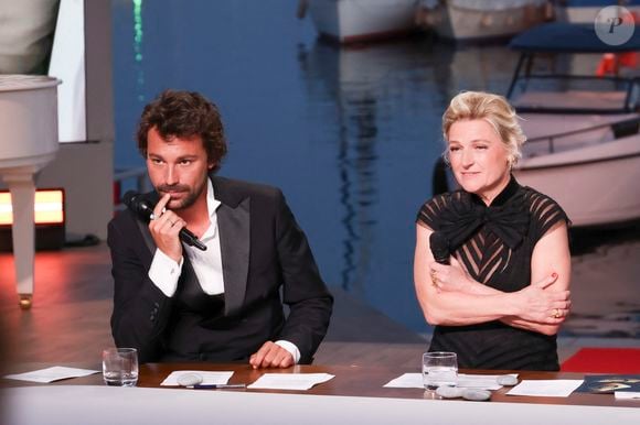 Bertrand Chameroy est désormais chroniqueur humour sur France Inter, en plus de sa participation à C à Vous. 

Exclusif - Exclusif - Bertrand Chameroy, Anne-Elisabeth Lemoine, - Plateau de l'émission "C à vous" lors du 78ème Festival International du Film de Cannes. © Jack Tribeca / Bestimage