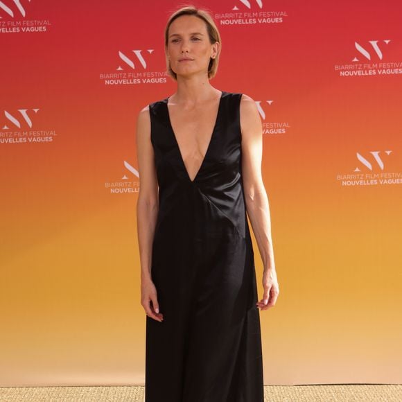Ana Girardot au Théâtre de la Gare du Midi lors de la Cérémonie d'ouverture du Festival international du film de Biarritz - Nouvelles Vagues 2026, le 23 juin 2026. © Jean-Marc Lhomer / Bestimage