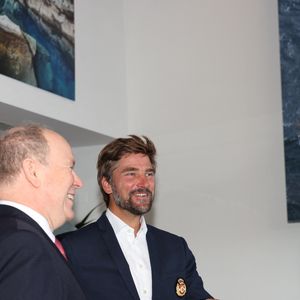 Le prince Albert II de Monaco, le navigateur Boris Herrmann, Pierre Casiraghi - Boris Herrmann, le navigateur allemand skipper de Malizia, le navire de course du Yacht Club de Monaco, a rencontré les jeunes de la Section Sportive et des écoles de la Principauté au Yacht Club de Monaco dans le cadre de la Monaco Ocean Week, le 23 mars 2022
© Claudia Albuquerque / Bestimage
