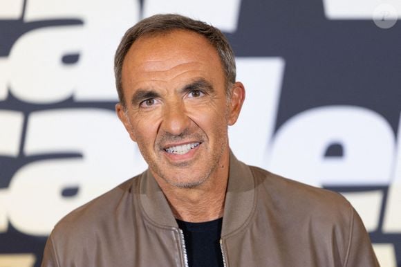L'animateur français Nikos Aliagas pose lors d'un photocall pour présenter la nouvelle saison de l'émission Star Academy au Grand Rex à Paris le 29 septembre 2025. Photo par Alexis Jumeau/ABACAPRESS.COM
